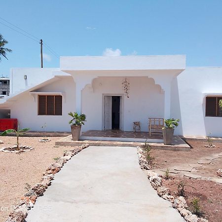 Bed and Breakfast Red Land House Ватаму Экстерьер фото